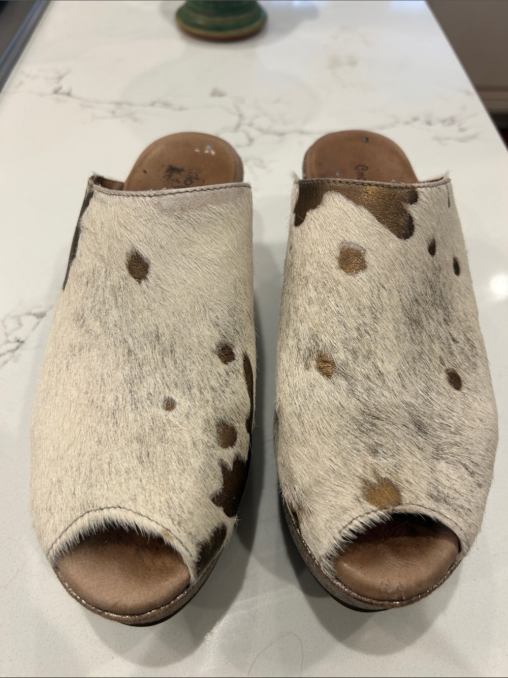 Chocolat Blu Cowhide Peep-Toe Mules in White and Brown
